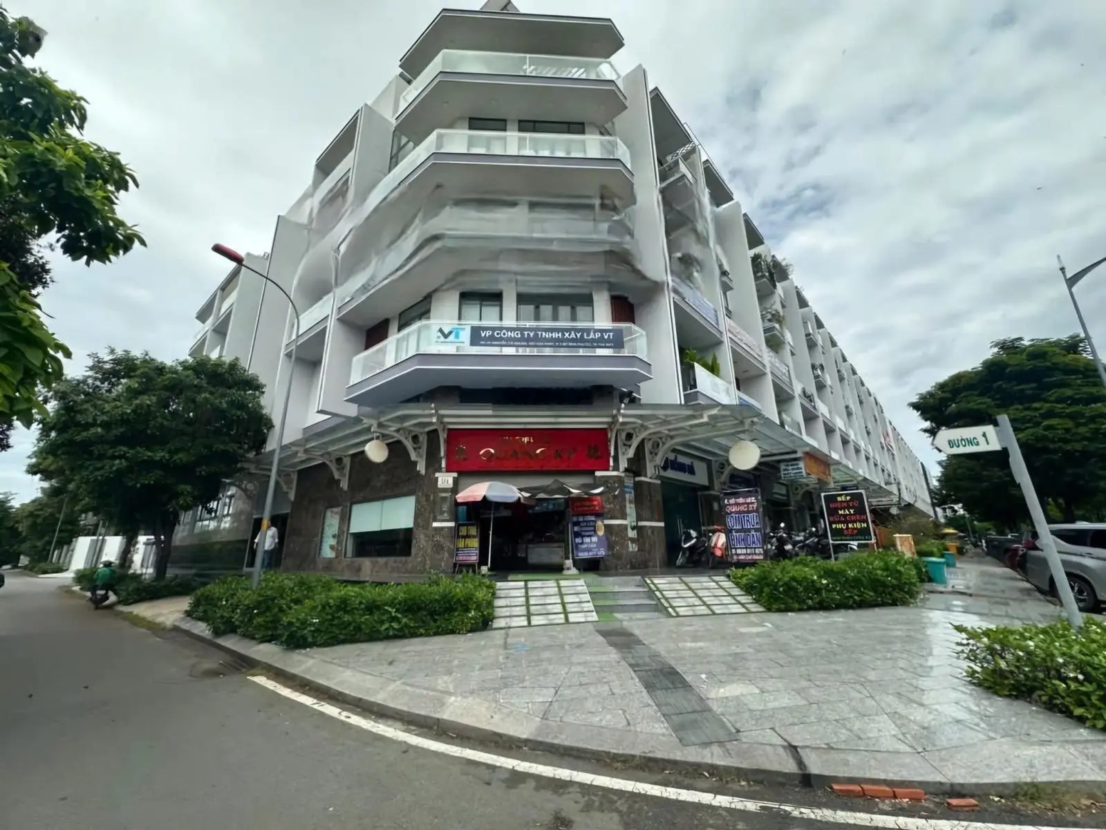 Căn góc 2 mặt tiền Nguyễn Thị Nhung, Vạn Phúc City, DT 181,1m2 dòng tiền 70tr/th - 30tỷ - Thật 100%