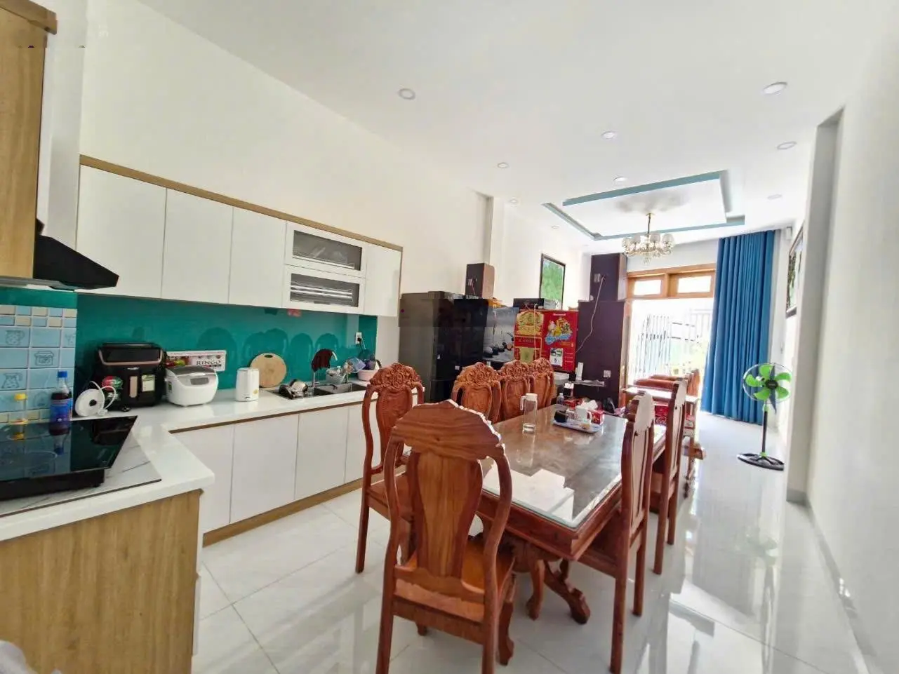 Nhà 1 trệt 2 lầu, 1 sẹc đường Nguyễn Xiển sát Vinhomes Quận 9 giá 5,6 tỷ/66m2