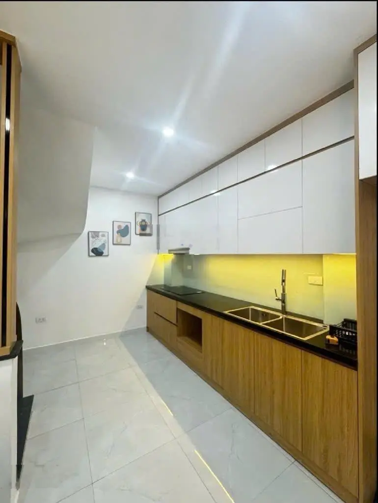 Nhà 5 tầng đẹp tỉ mỉ trung tâm Long Biên, full công năng, pháp lý sạch, sẵn sàng giao dịch