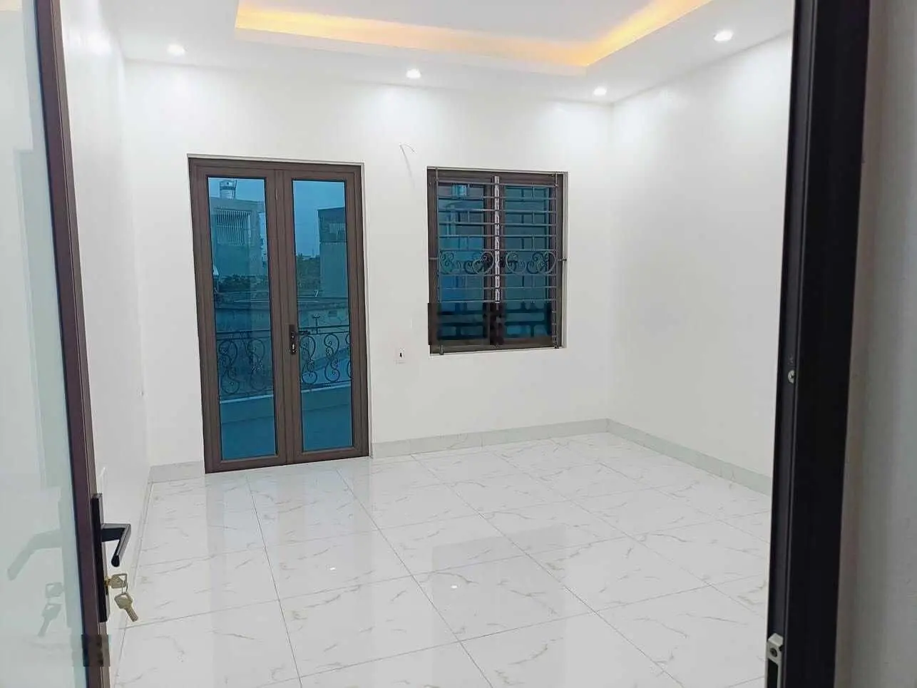 CC bán 2,5 tầng đường Vĩnh Mạc giá: 1.43 tỷ (3 ngủ, 3 wc, sân phơi, ban công đầy đủ)