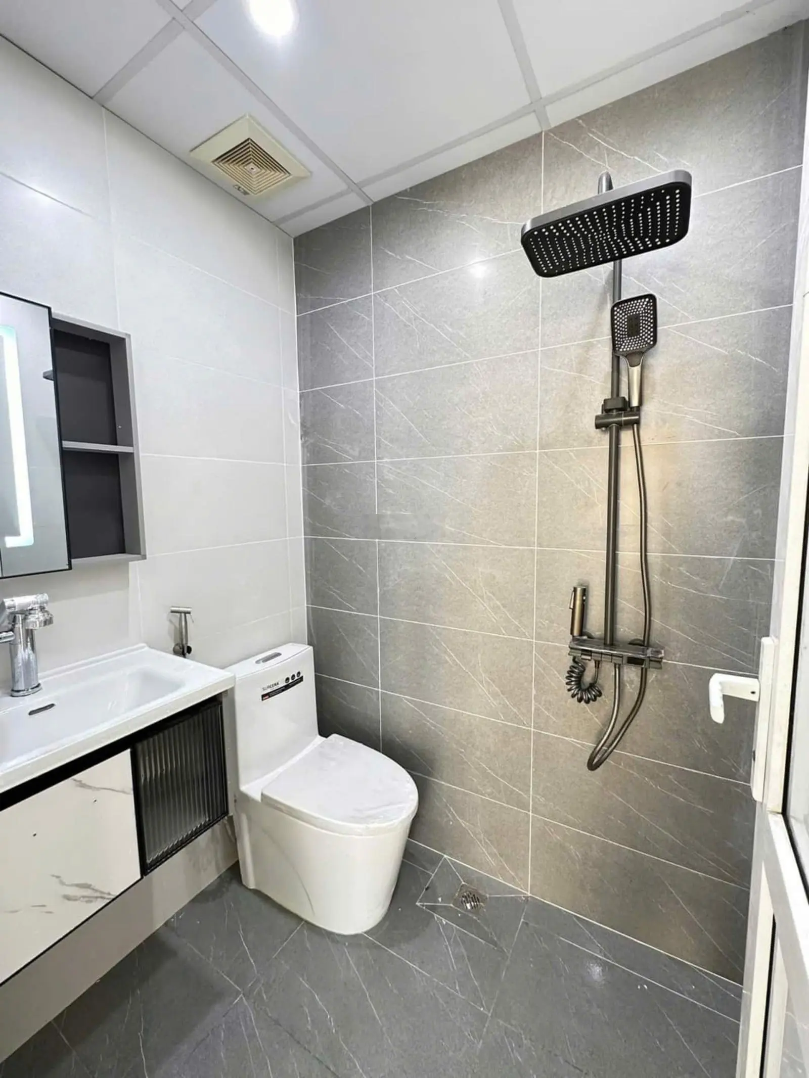 Bán căn hộ Vinaconex 3 Trung Văn 79m2 2PN 2VS 4.5 tỷ full nội thất