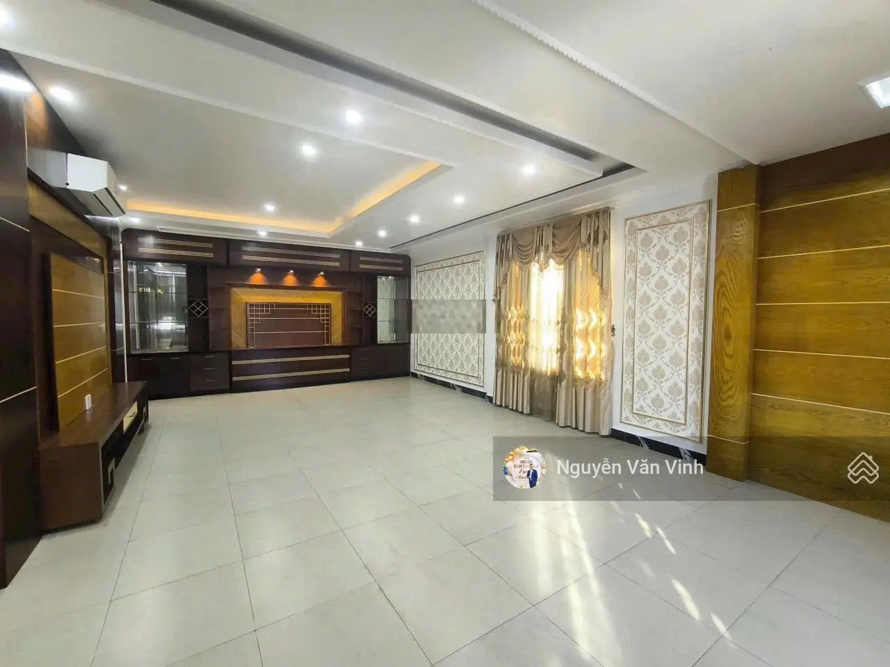 Bán gấp toà nhà văn phòng lô góc cạnh Aeon Mall Hải Phòng. 200m2*5 tầng có thang máy