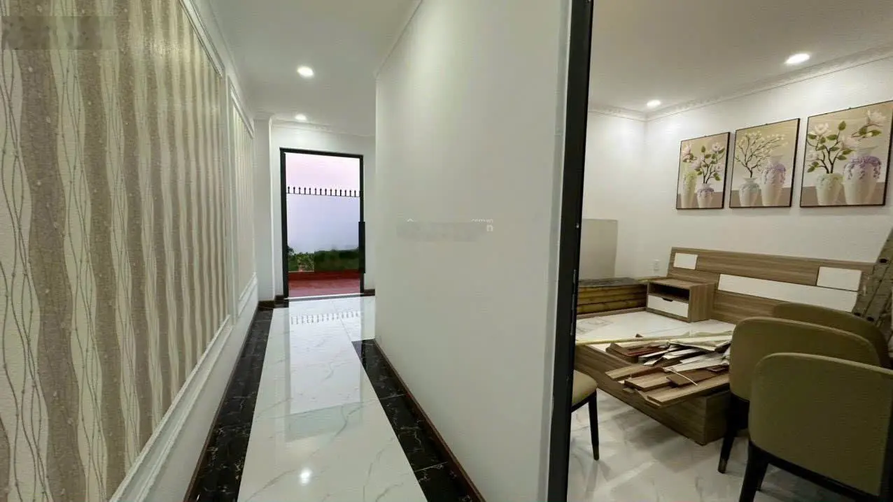 Biệt thự hồ bơi đối diện kcn Cầu Tràm, diện tích 7m x 44m gần 300m2,SHR full thổ cư,GIÁP Bình Chánh