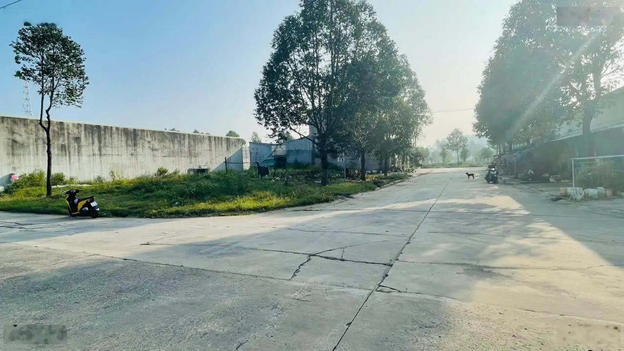 Cần bán góc chợ Mỹ Phước 3, DT: 300m2, góc kinh doanh ngay