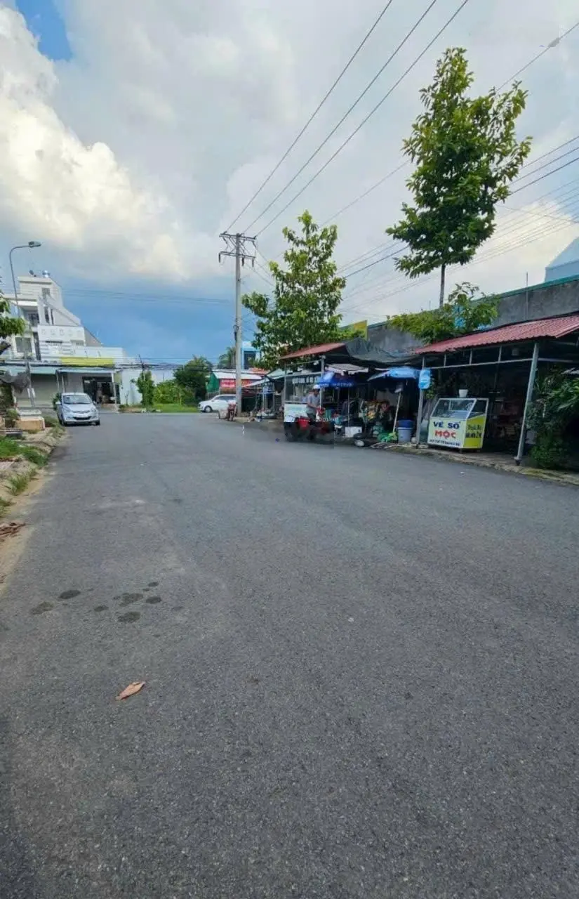 Chủ kẹt tiền cần bán gấp lô đất ở Phú Nhuận, Bến Tre 100m2 SHR/ gần Trường Mẫu Giáo Tuổi thơ