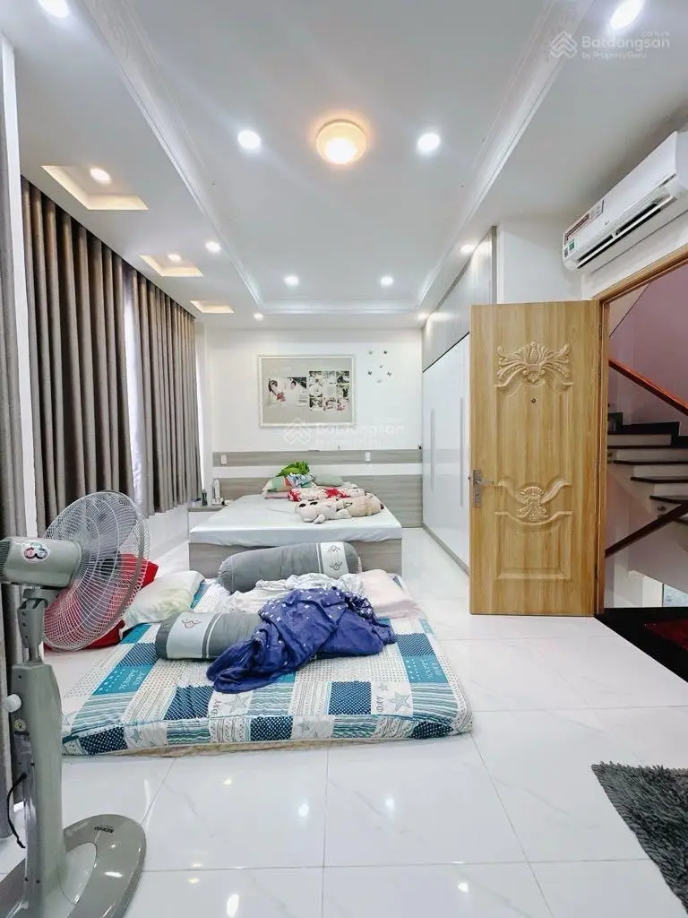 Bán nhà đẹp 4 tầng , Ngang 6 dài 10 , Đường số Tân Vĩnh , Quận 4.