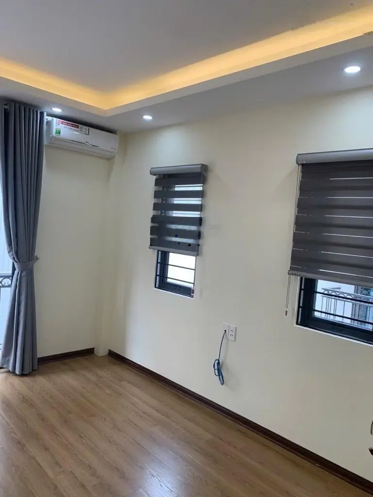 Nhà đẹp lô góc Cổ Linh, 33m2 x 5 tầng, trước nhà 3m; tặng đến 99% nội thất, 4.85 tỷ có thương lượng