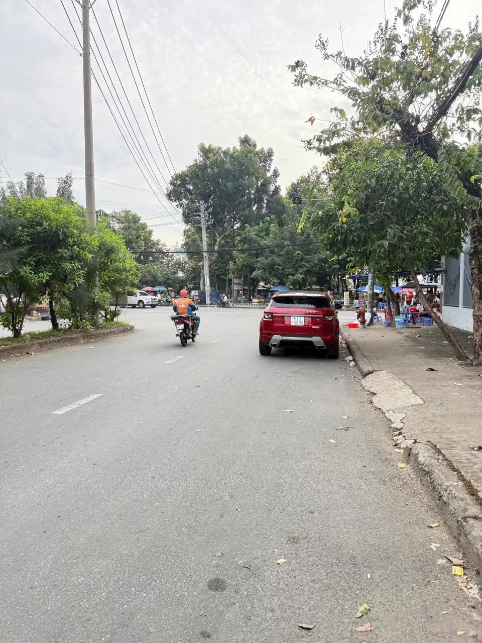 Nhà MT đường 20m đối diện công viên - sát bên Aeon Tân Phú, cho thuê 15tr/th