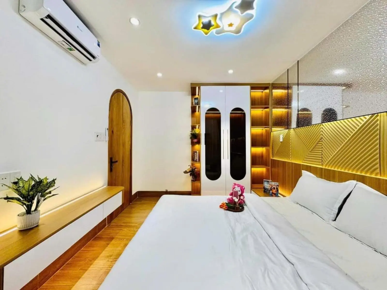 Chủ cần ra gấp căn nhà tâm huyết hẻm đường Đinh Đức Thiện, 80m2, gần chợ bình chánh, Sổ hồng riêng.
