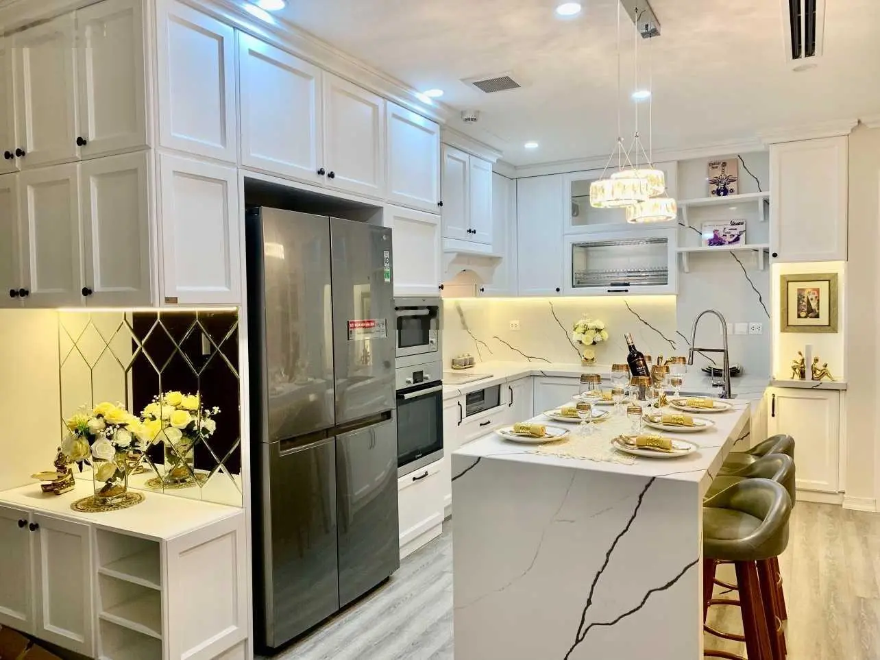 Gia đình thiện chí cần bán gấp căn hộ Penthouse view bể bơi 200m2 ở Imperia Garden giá chỉ 10 tỷ