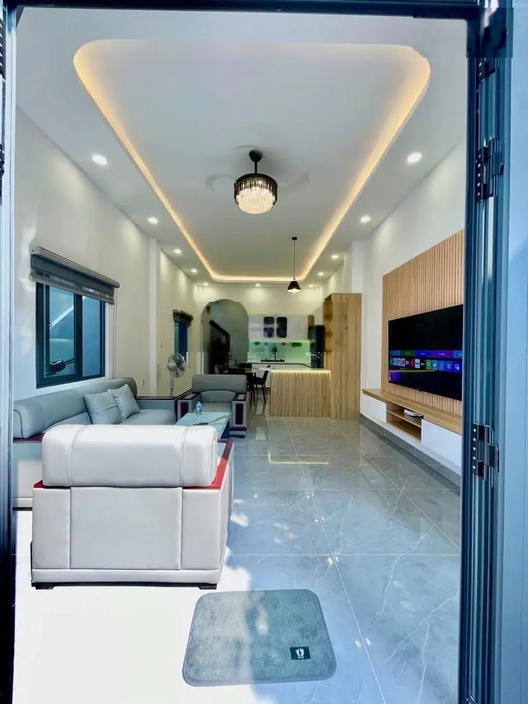 Bán nhà 2 tầng, sân vườn thoáng mát, đường Phan Huy Ích, phường 12, Gò Vấp. Giá 7,6 tỷ