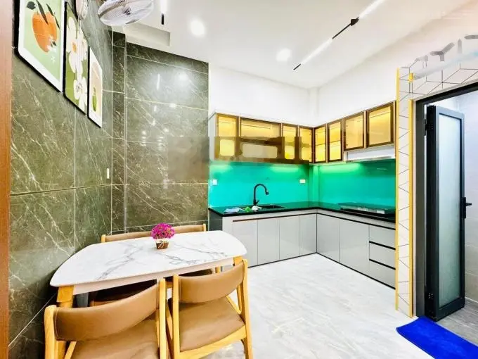 Bán Nhà 3 Tầng Gần Sông Sài Gòn, Sát GigaMall Thủ Đức Hẻm Ô Tô Đậu Cửa, Giá 2Tỷ 250 /DT 61m2
