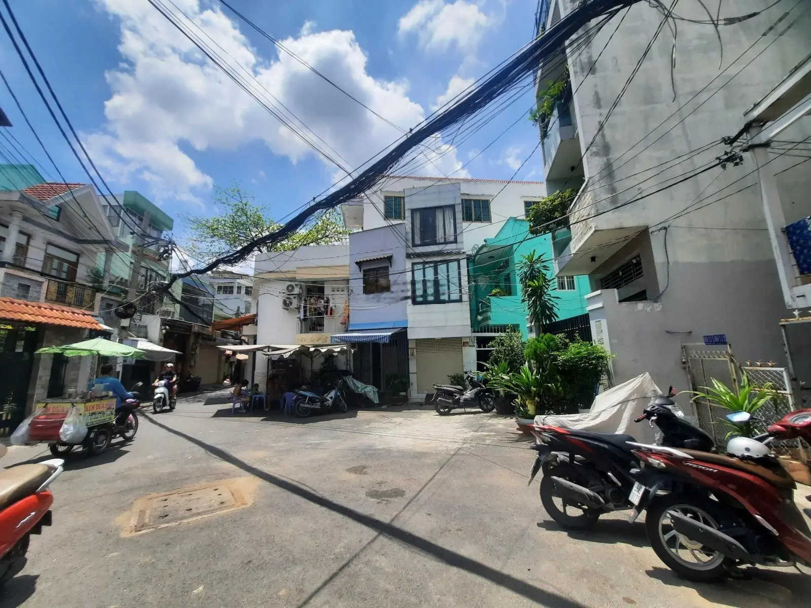 chỉ hơn 80tr/m2 bán gấp nhà HXh 8m Văn Thân Quận 6 ( 4.8x20m) 3 tầng giá chỉ 8.7 tỷ