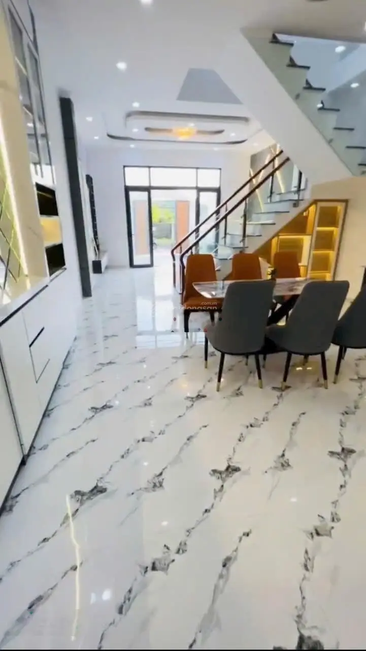 Chính chủ cần bán gấp nhà 1 trệt, 1 lầu Trịnh Như Khuê, sau chợ Bình Chánh sổ hồng riêng