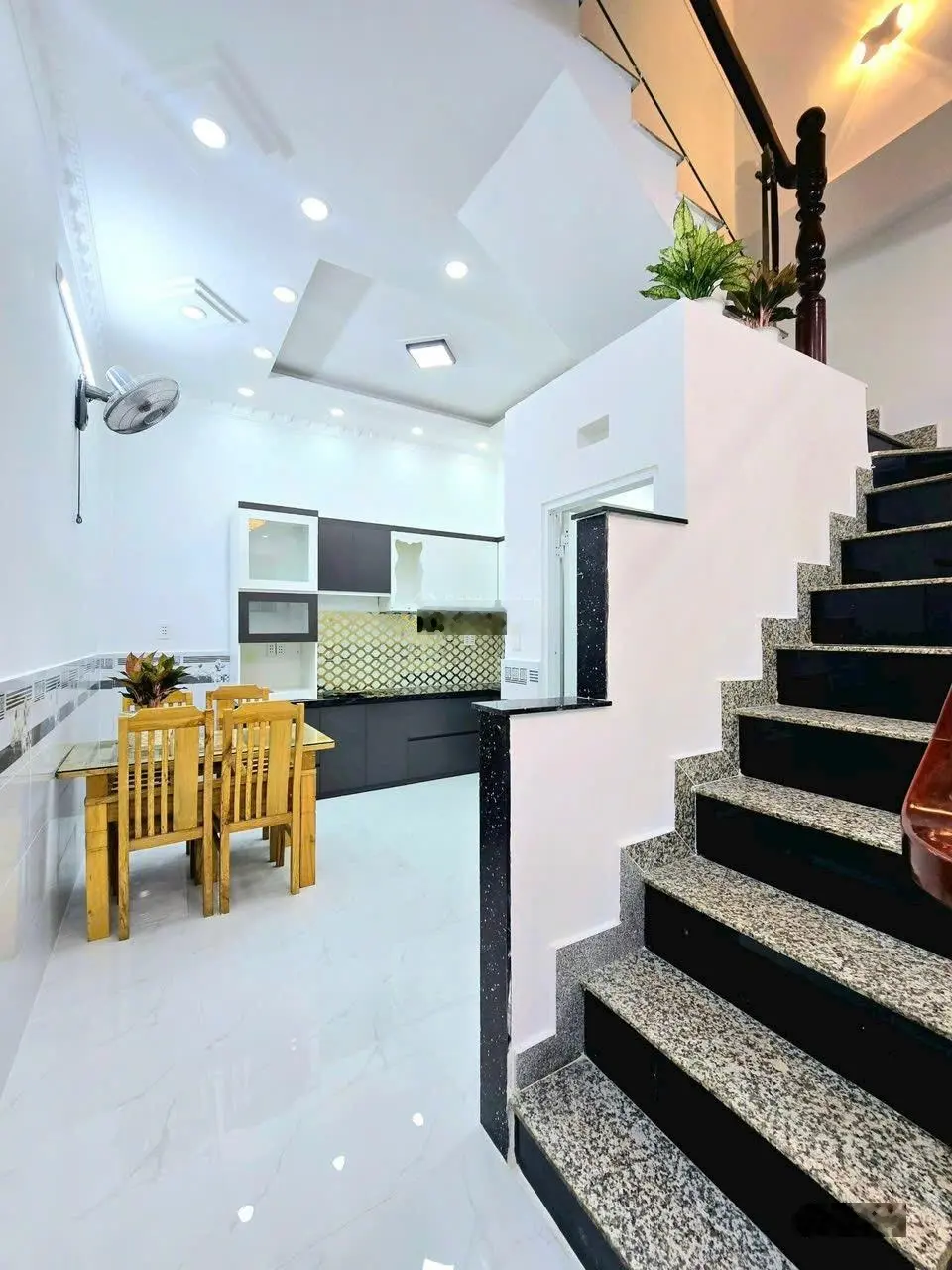 Bán nhà lô nhì - sổ hồng riêng - hẻm 2174 Huỳnh Tấn Phát - thị trấn - Nhà Bè
