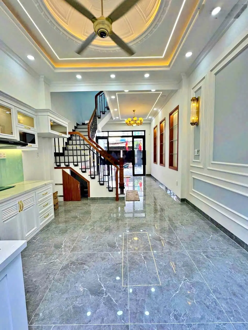 Bán Nhà 4 Tầng, DT61m2 Xây Mới, Đường Thông Đối Diện Vạn Phúc City