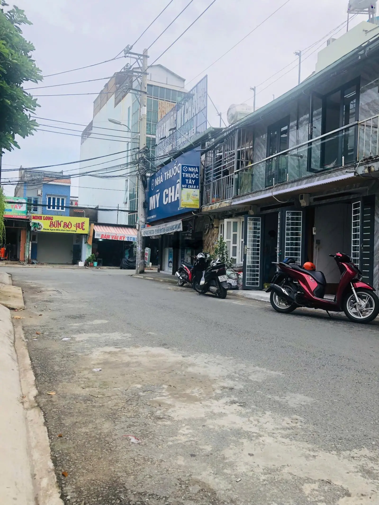 Nhà mặt phố kinh doanh Trung Mỹ Tây, đường nhựa 10m chỉ 819 triệu
