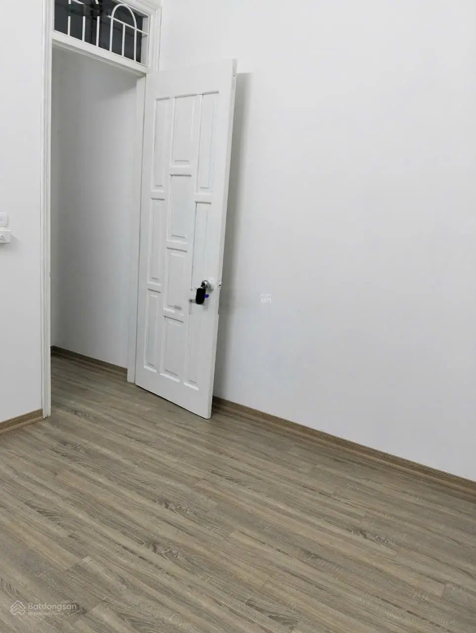 Cần bán nhà riêng tại ngõ 71 Tân Ấp, 41m2, 4 tầng, ngõ thông các phố, giá 6.79 tỷ. LH: 0826 218 ***