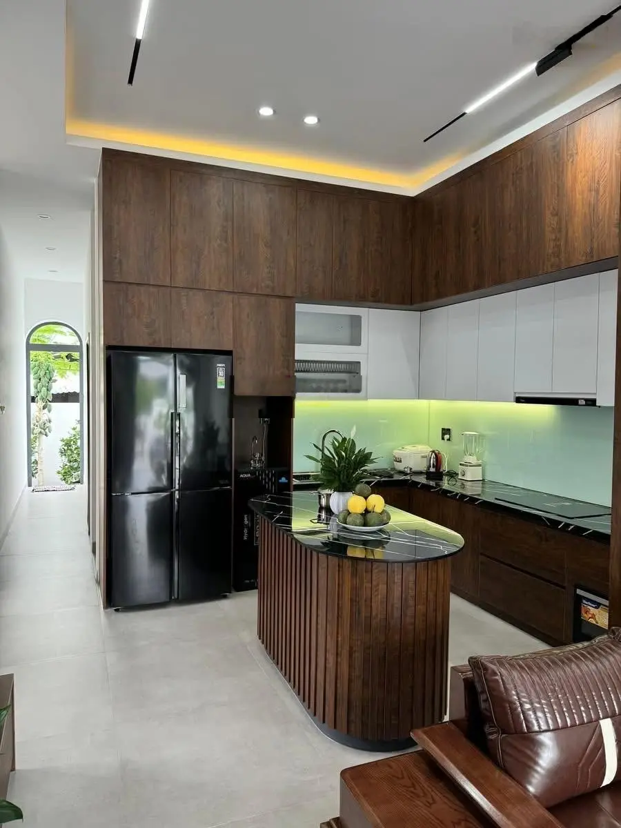 Nhà đẹp, được toạ lạc tại Thị Trấn Diên Khánh, cách đường Trần Phú sông cái 30m.
