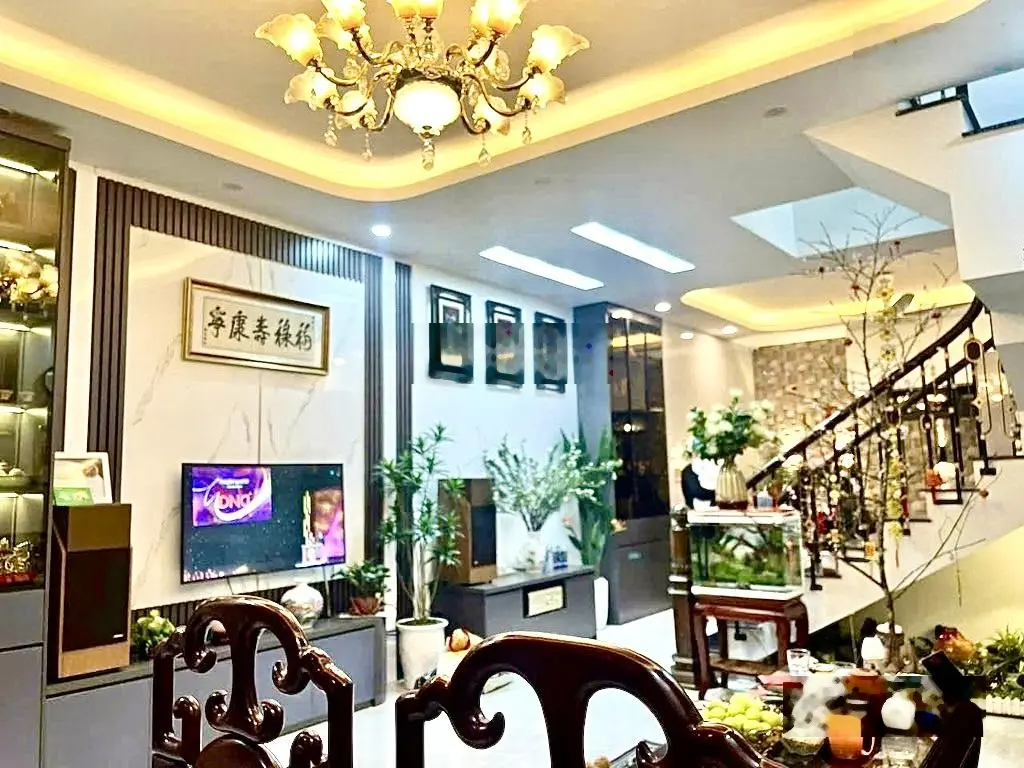 Hạ chào Từ 12 tỷ Xuống Còn 10,5 tỷ-Chú Minh Cần Bán Nhà Căn Nhà Tại Ngô Gia Tự 68m2-Mt 5m-DÂN XÂY-Ô