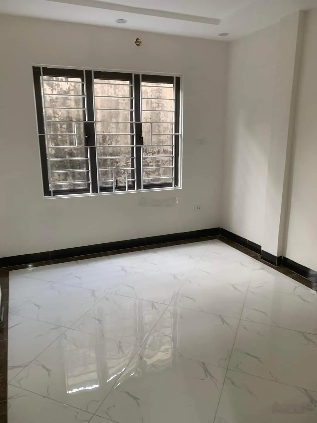 Bán nhà Hữu Hoà gần cầu Hữu Hoà ô tô đỗ 39m x 4 tầng giá 3,5 tỷ LH 0983860424