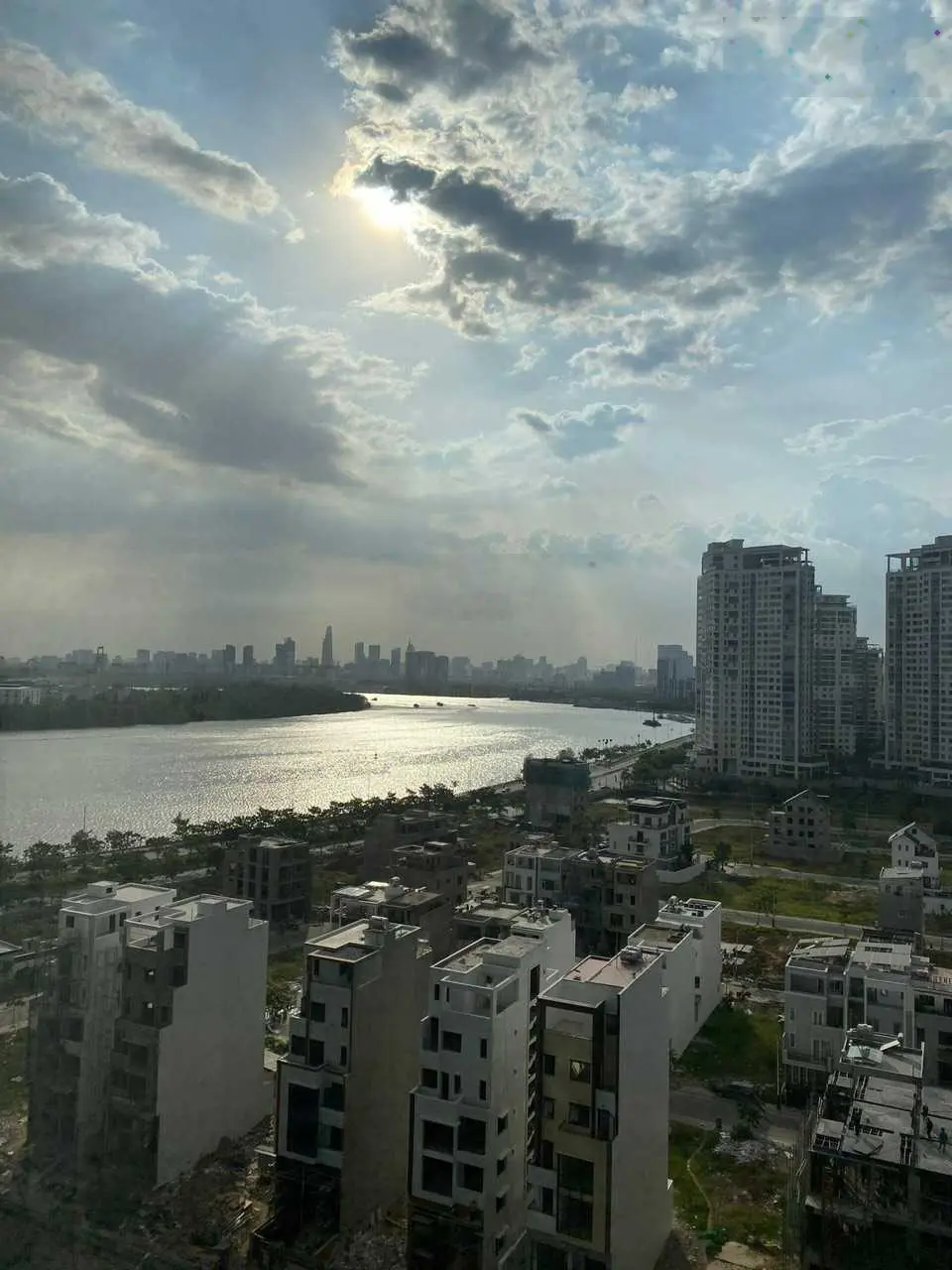 Căn hộ 2PN view sông lầu cao giá tốt nhất thị trường