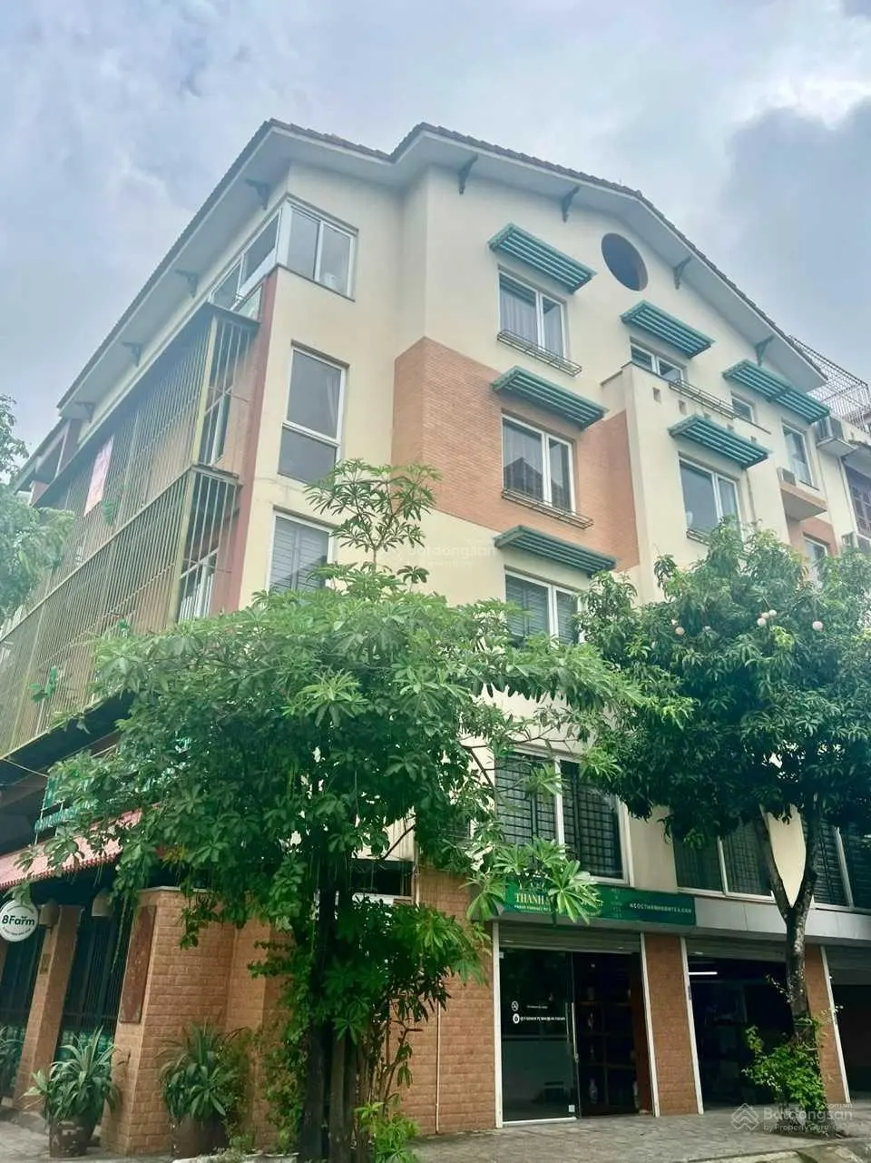 Bán nhà 175.5m2, 6 tầng thang máy vỉa hè 8m 39,5 tỷ