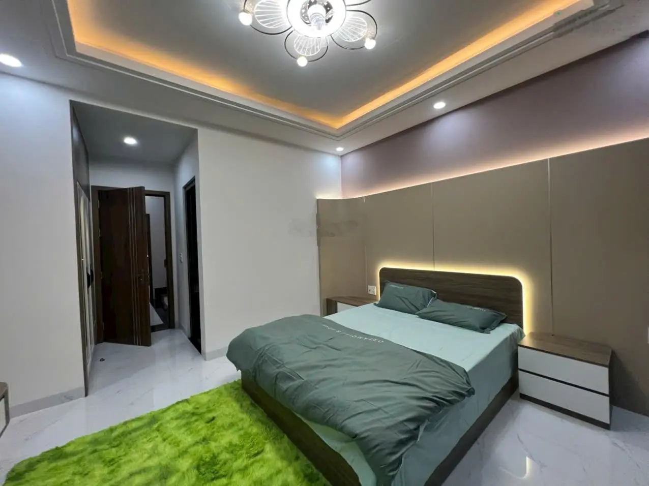 Nhà 1 trệt 2 lầu trục chính KDC Phú Hồng Thịnh 8 đang vào nội thất như hình