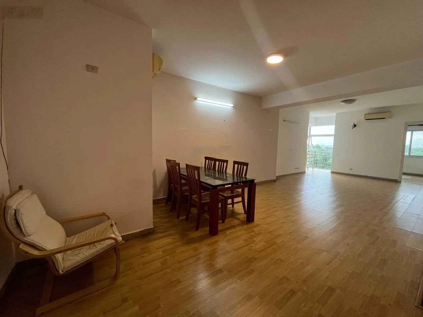 Bán căn hộ tòa nhà E4 Ciputra, Hà Nội