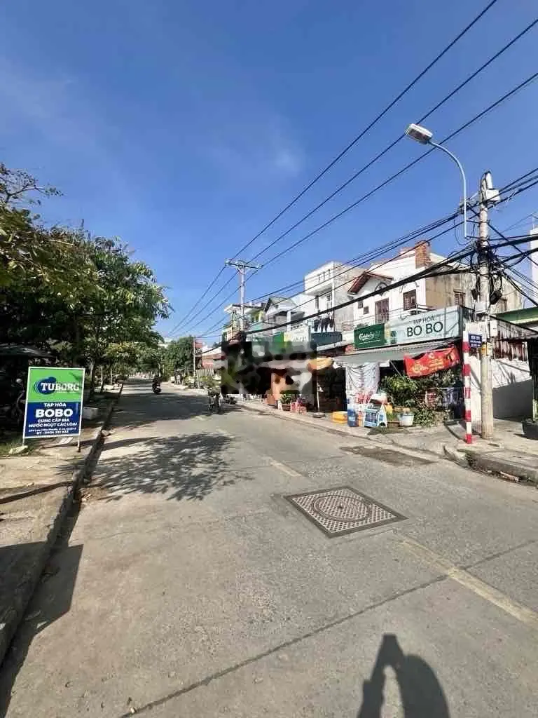 Nhà đẹp ở ngay Lưu Hữu Phước 56m2, ngang đẹp 4m, SHR, hoàn công đủ.