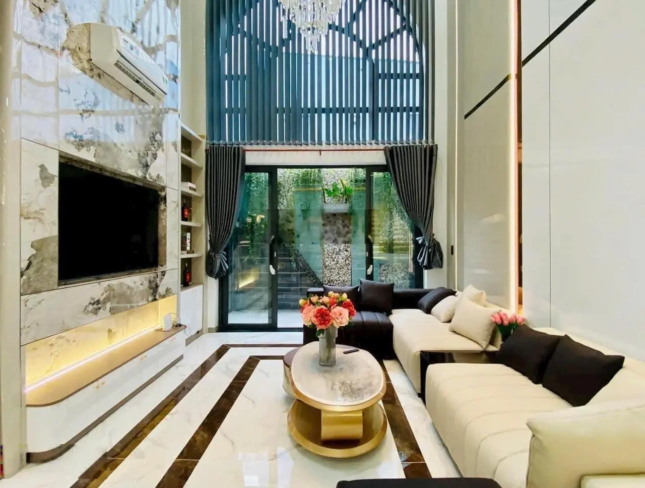 Bán gấp căn nhà Hậu Giang, p.6, Quận 6. Giá 2,99 tỷ, DT 56m2, LH Như 0766372453, đường hẻm xe hơi