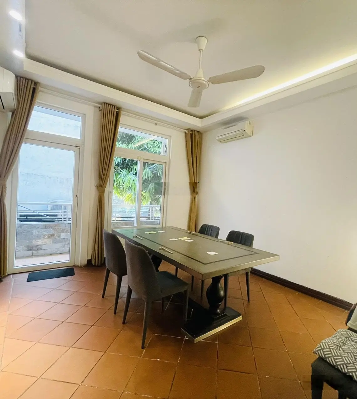 Nhà mặt tiền 3 tầng (DT 12x15m) chỉ 23 tỷ. Kinh doanh Thảo Điền. LH 0901 882 ***