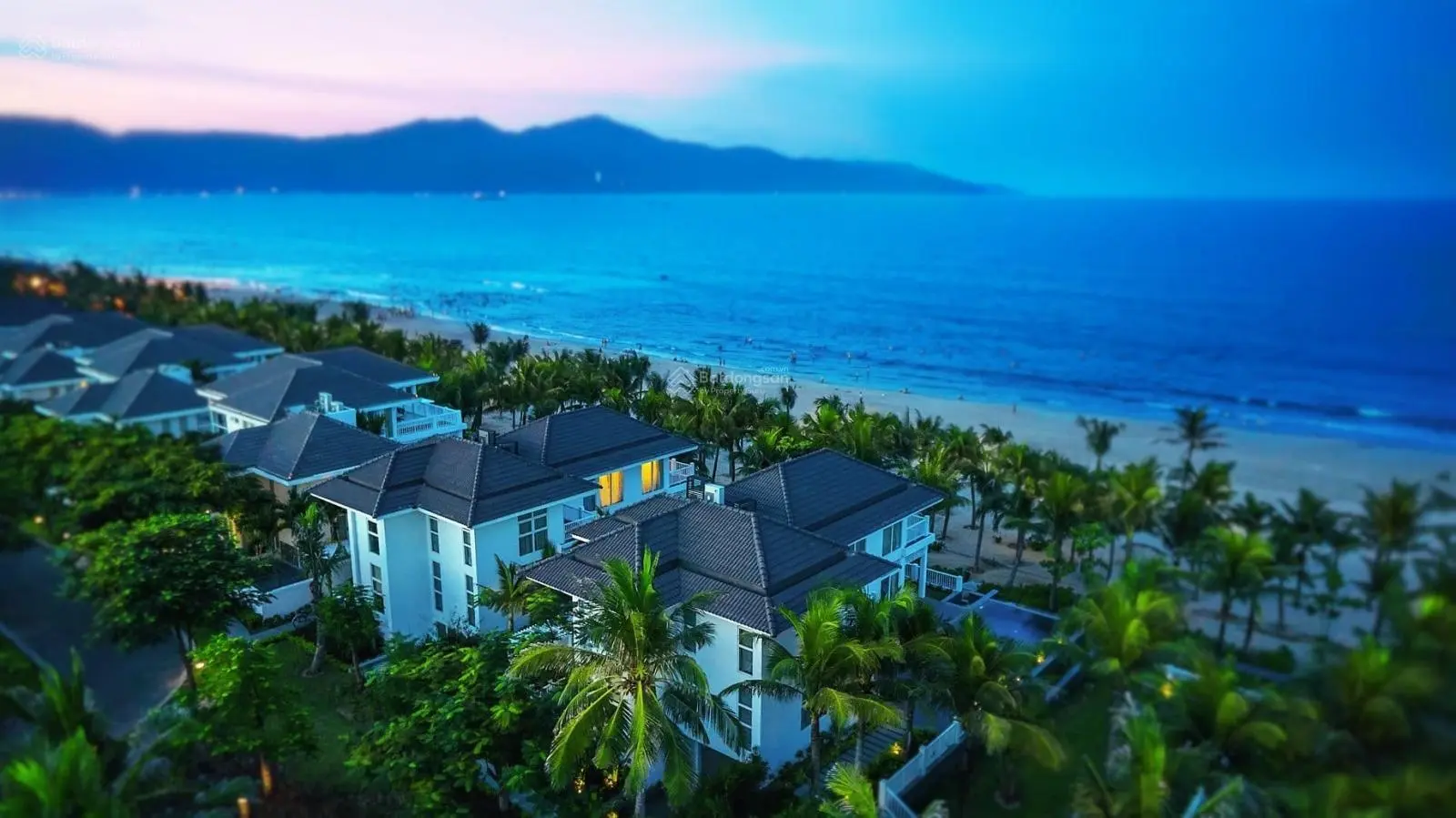 Giảm ngay 4 tỷ - bán gấp biệt thự nghỉ dưỡng Premier Village - mặt biển Mỹ Khê, Đà Nẵng