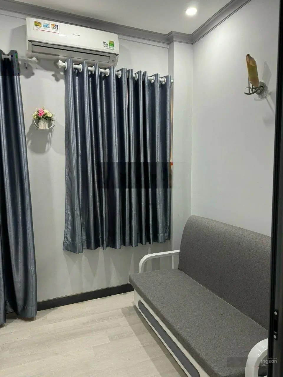 Bán nhà nhỏ Vũ Tùng P2 BT hẻm 3m5, đầy đủ nội thất, 3 tầng, DT ~15m2, 2 PN, Giá 3 tỷ 1