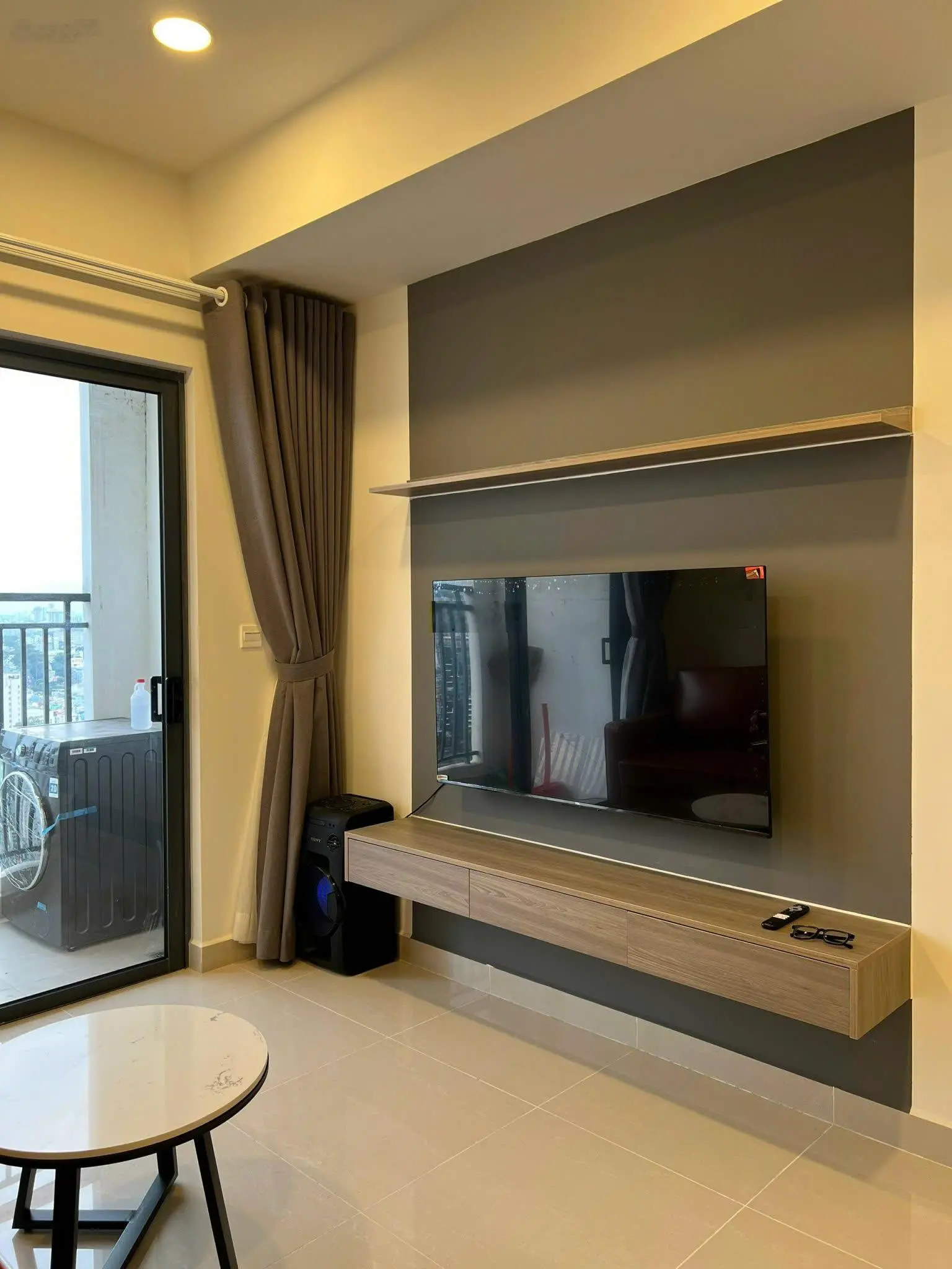 Bán căn hộ Soho Residence 2PN DT 50m2 Giá 5.7 tỷ tầng cao view thoáng PKD Novaland