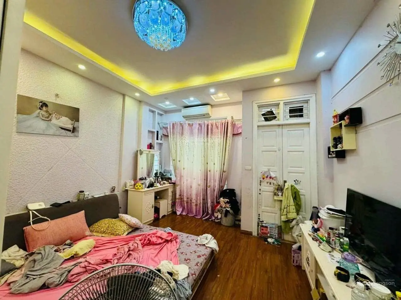 Bán nhà gần phố, vỉa hè, ô tô tránh Thành Thái, Cầu Giấy 150m2 4 tầng MT 8m 38 tỷ