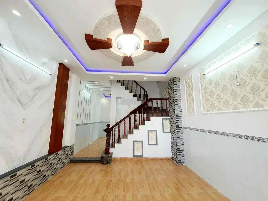 Nhà lầu 3 phòng ngủ giá 1.1 tỷ đường 6m cách chợ Lái Thiêu 500m