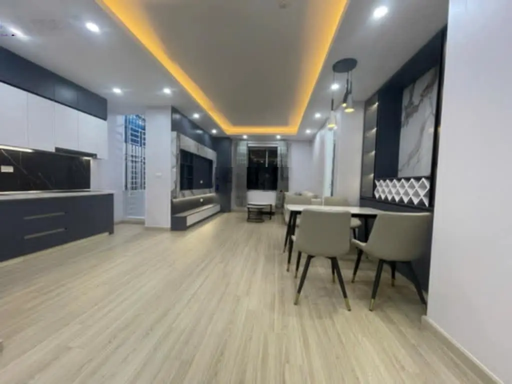 Bán siêu phẩm Trần Cung giá hiếm trong khu vực, ngõ thông tứ tung, sổ đỏ nở hậu 30m2*5T