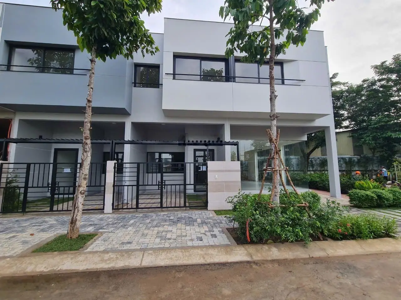 Bán nhà 2tầng đường dt 743A tp thuận an 3,3tỷ nhà mới xây