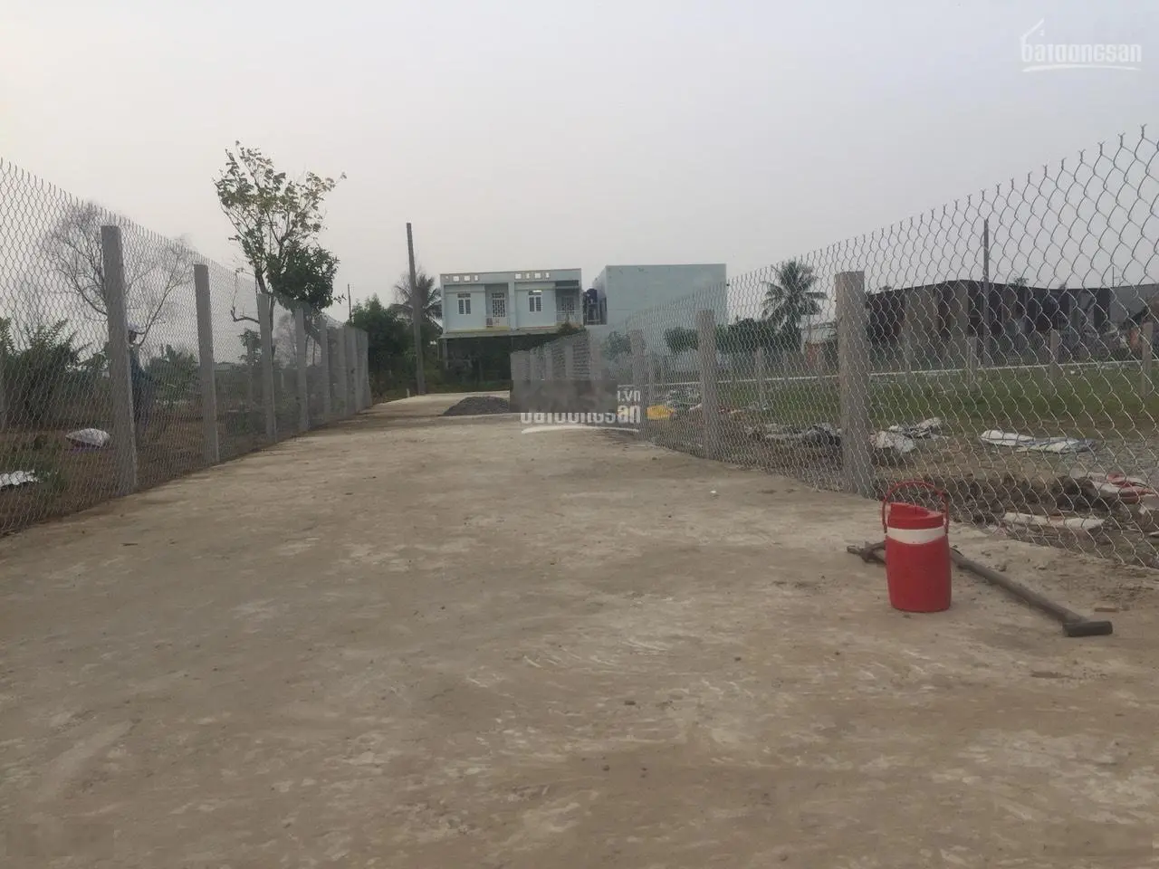 125m2 (8x15m) thị trấn Cần Giuộc, sổ hồng riêng, đường xe hơi, khu dân cư đông đúc giá rẻ hơn 1 tỷ
