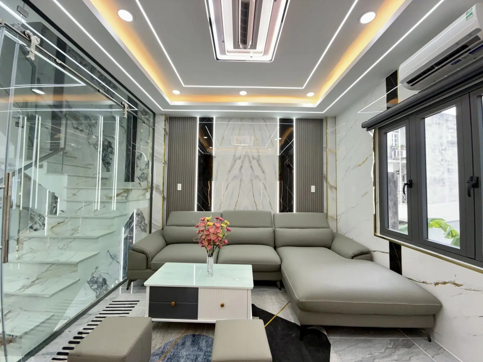 Nhà bên Chợ Hạt Điều, đường Dương Thị Mười, DT:4,5x13M, Lửng, 3Lầu, 4PN, Gara ô tô, Sân thượng, Q12
