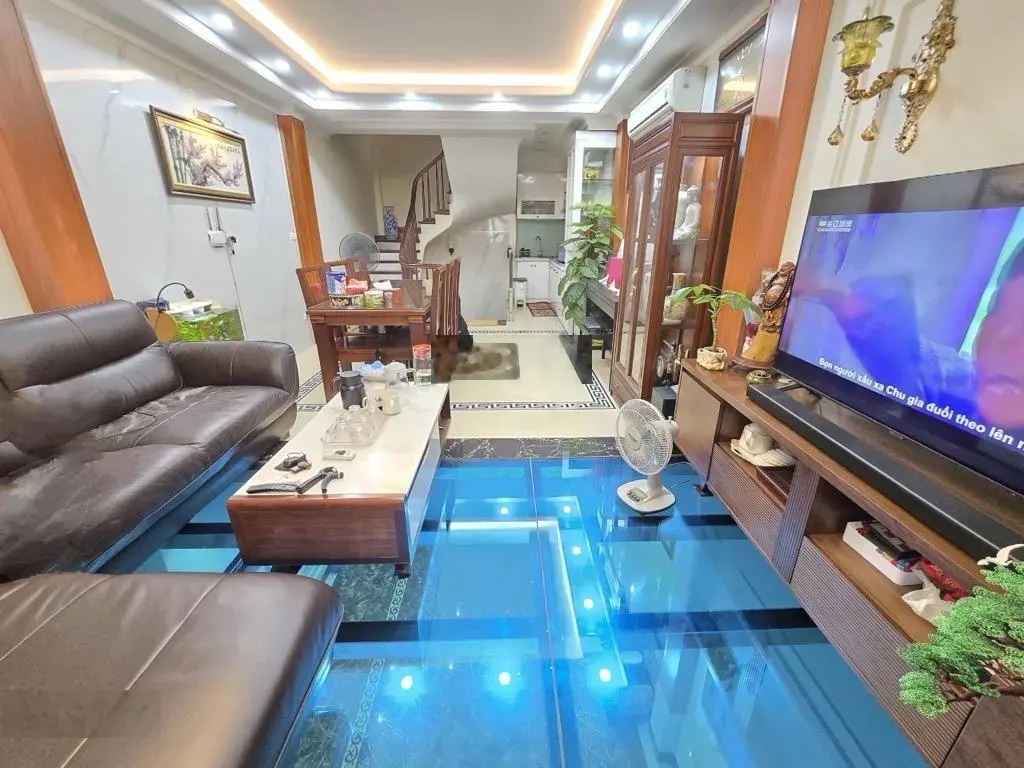 Ô tô tránh- kinh doanh đỉnh- nhà dân xây cực chất lượng- chủ cần bán gấp