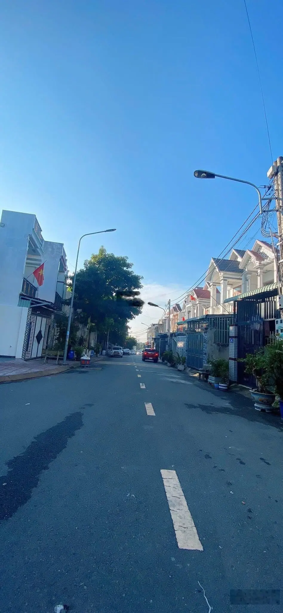 Nhà kinh doanh ở Tân Đông Hiệp 2 tầng mà chỉ nhỉnh 3 tỷ. Tìm đâu ra căn thứ 2. Bán gấp