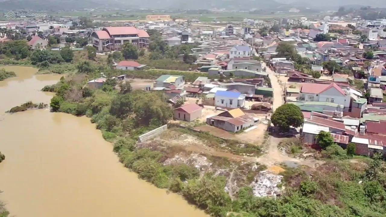 Bán đất trung tâm thị trấn Đinh Văn, huyện Lâm Hà, DT 39x27m CN 932m2 view sông, giá 7.5 tỷ