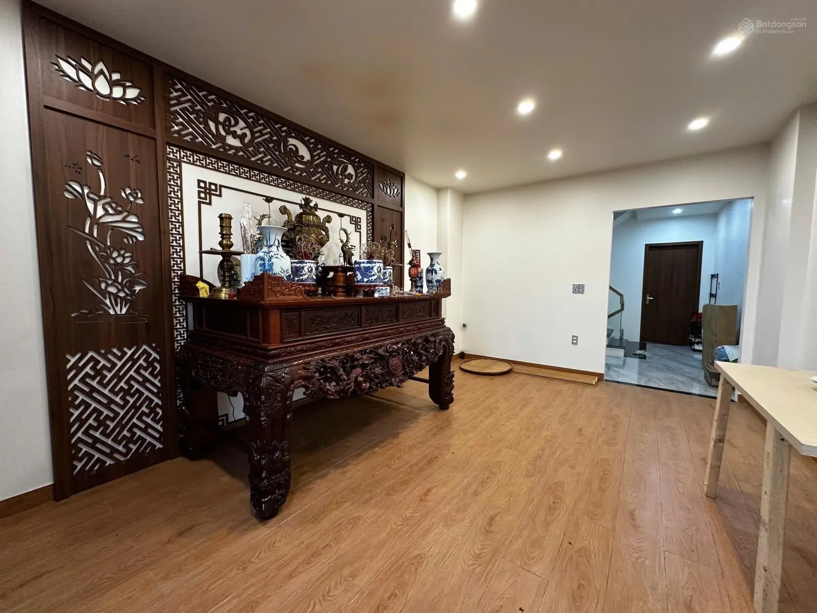 Nhà dân xây độc lập mặt ngõ Hồ Sen, ô tô đỗ cửa, 64m2 x 5 tầng có thang máy.