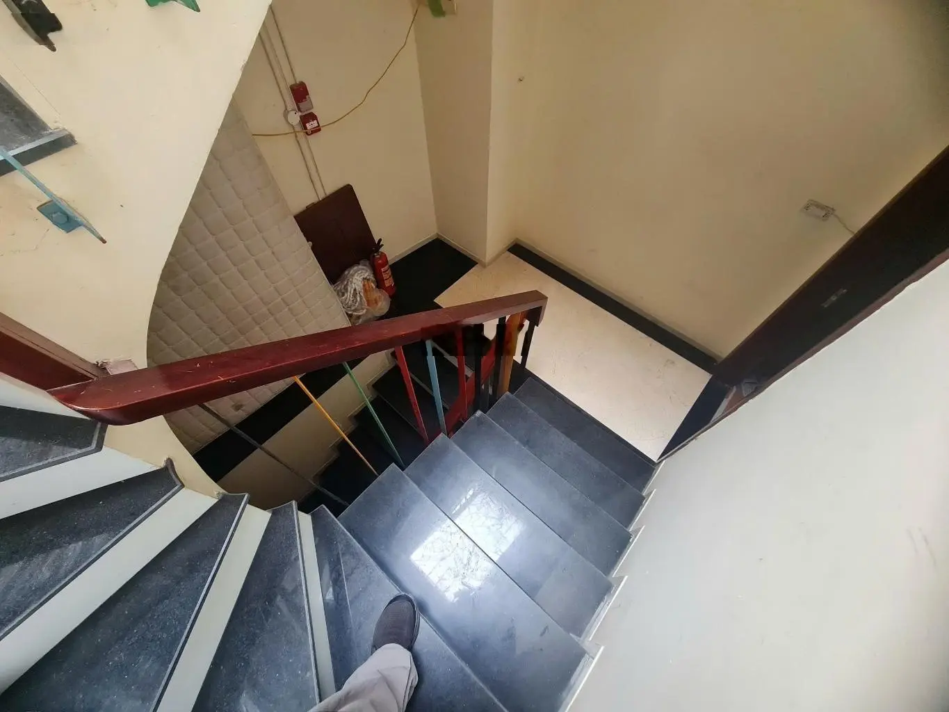 Nhà 6 tầng 84m2 mặt phố âu cơ - oto - kinh doanh đẳng cấp