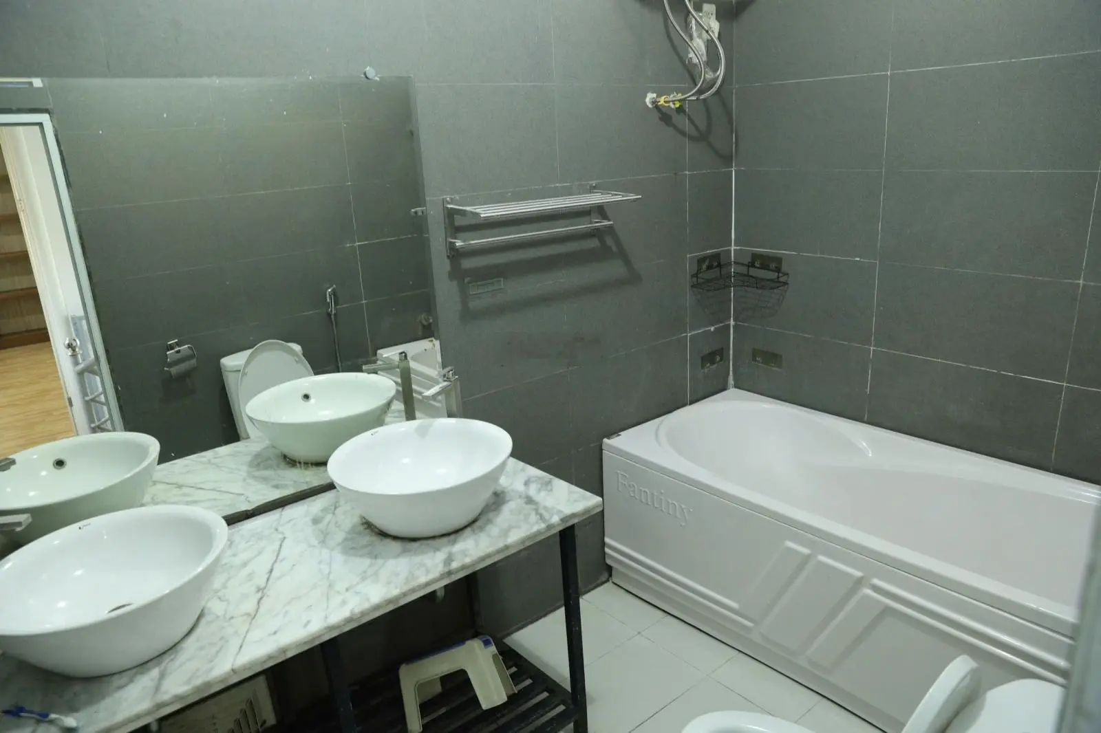 Bán nhà riêng tại Nguyễn Hữu Tuệ, 2,25 tỷ, 35m2, 3PN, 2WC, pháp lý đầy đủ