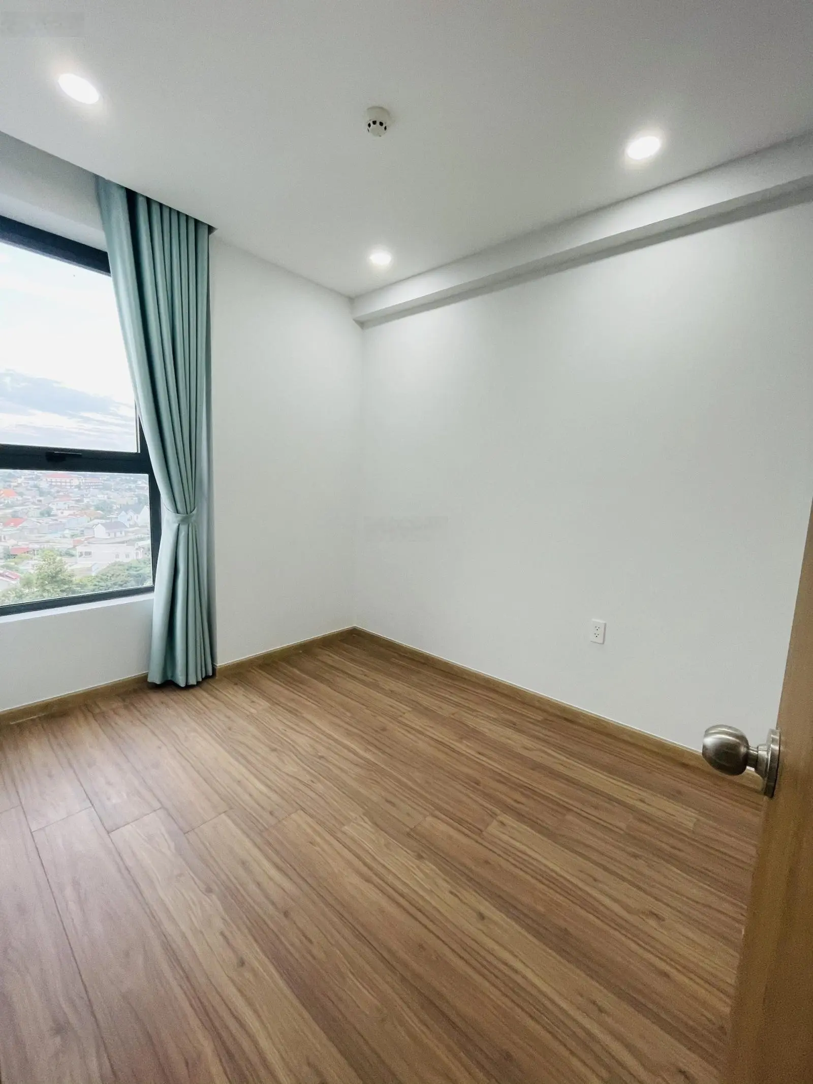 Ngộp bank ở ngay chỉ với 380 triệu có ngay căn hộ Bcons Green View 51m2 - 2PN - 2WC, giá 1,65 tỷ
