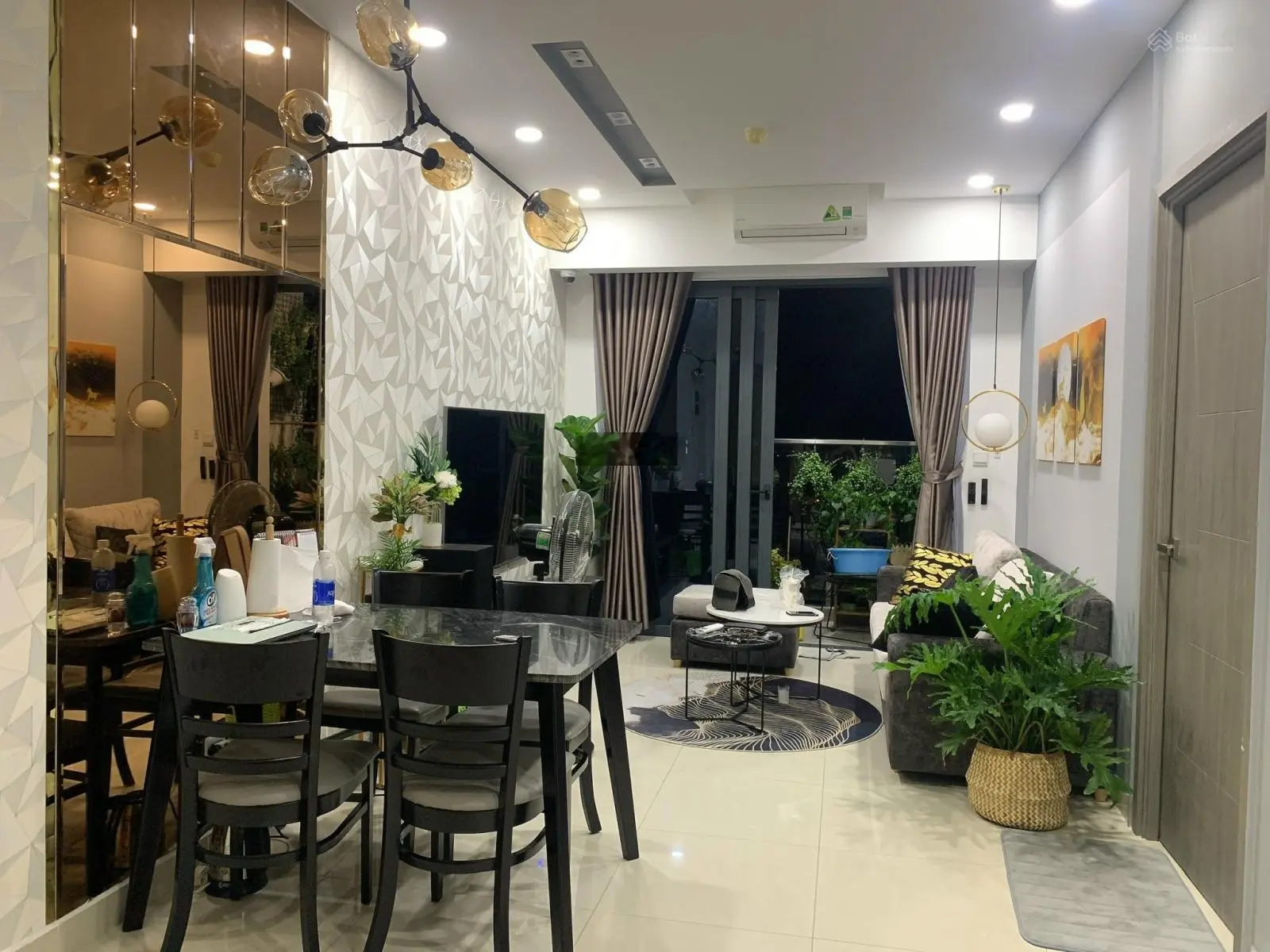 Bán gấp Emerald 1PN-1WC view nội khu, hướng mát quanh năm chỉ 2,670 Tỷ