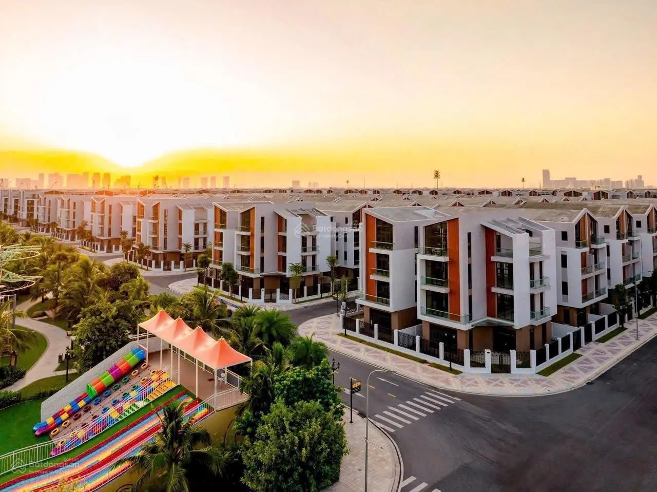 Siêu phẩm Tứ Lập Ánh Dương chiết khấu tận 22%. Đầu tư chỉ có lãi. Ở thì đối diện biển view đẹp